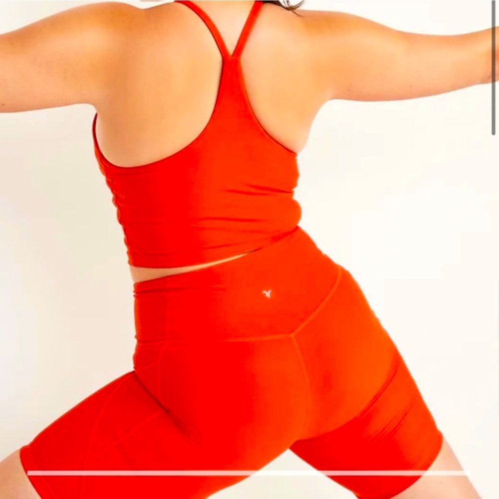 [SOLD] Old Navy Active Coral Red Sportswear bike shorts with side pockets